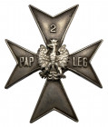 Odznaka, 2 Pułk Artylerii Polowej Srebro, wymiary: 41,8 x 34,3 mm. W komplecie nakrętka firmowa wykonawcy S. LIPCZYŃSKI.&nbsp; Reference: Sawicki str....