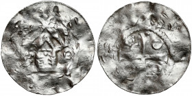 Goslar, Otto III und Adelheid (983-1002) Denar
Otto III i Adelajda (983-1002), Denar z kapliczką Srebro, średnica 19,7 mm, waga 1,12 g. 

Grade: F-...