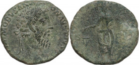 Commodus (177-192). Æ Sestertius (27mm, 19.10g). Rome. Fine