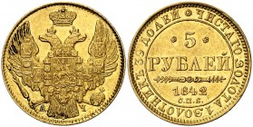 1842. Rusia. Nicolás I. (San Petersburgo). . 5 rublos. (Fr. 155) (Kr. 175.1). 6,56 g. AU. Levísimas rayitas. Bella. Brillo original. Rara y más así. E...