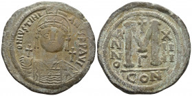 Justinian I 527-565 AD, AE follis, Constantinople Mint, 540/541 AD
DNIVSTINI-ANVSPPAVC Facing bust of Justinian I cuirassed in plumed helmet, in right...