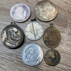 MEDAGLIE. Lotto di 7 medaglie e gettoni (Giovanni Paolo II, Giovanni XXIII, Pio XI, religiose, Fao…). BB-FDC