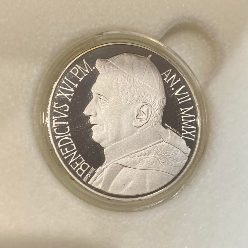 Vaticano. Monetazione in Euro. Benedetto XVI. 5 Euro 2011 "44a Giornata mondiale...