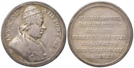 MEDAGLIE PAPALI. ROMA. Innocenzo XIII (1721-1724). Medaglia "8 e 18 maggio 1721 - Elezione e Incoronazione". Ag (14,57 g - 32,73 mm). Coniata. Ermeneg...