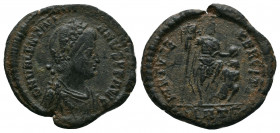 Valentinian I. Antioch, 383-388 AD. Æ maiorina, 5,04 g. DN VALENTINIANUS P F AUG diademed bust right / VIRTUS EXERCITI the emperor in military dress s...