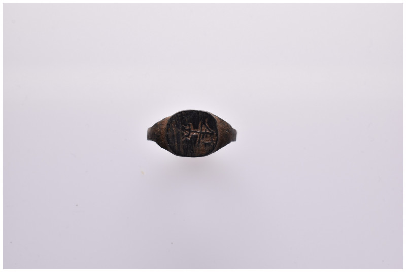 Roman seal ring AE 2.39 gr, 19 mm