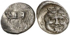 (350-300 a.C.). Misia. Parion. Hemidracma. (S. 3919). 2,37 g. Ligera doble acuñación en anverso. MBC/MBC+.