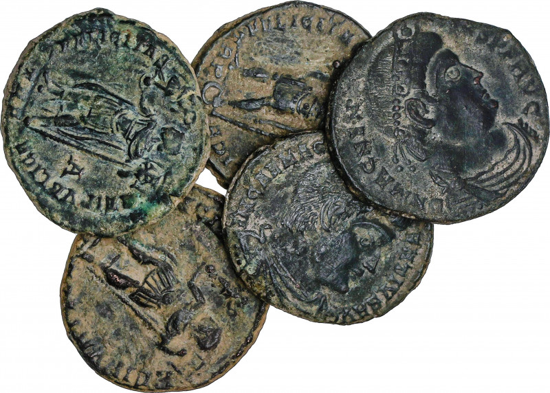 Roman Coins
Empire
Lote 5 monedas Centenional. Acuñadas el 350-353 d.C. MAGNEN...