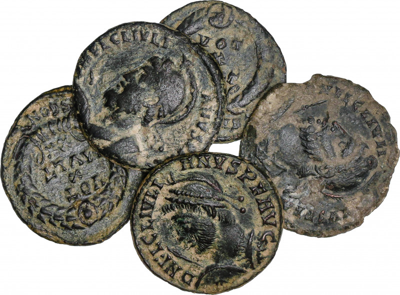 Roman Coins
Empire
Lote 5 monedas Centenional 20 mm. Acuñadas el 360-363 d.C. ...