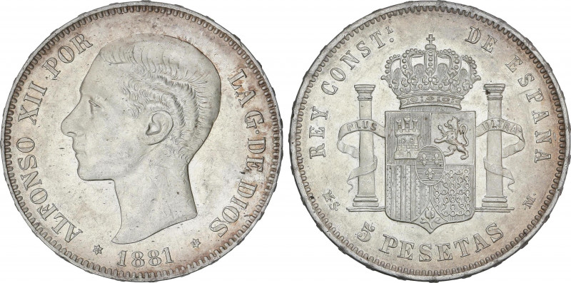 Alfonso XII
5 Pesetas. 1881 (*18-81). M.S.-M. (Leves golpecitos). Ligera pátina...