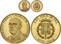 Estado Español
Lote 2 medallas. 1964. XXV AÑOS DE PAZ. 3,48 y 69,34 grs. AU/900. Ø 21 y 55mm. PRUEBA.