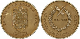Estado Español
Medalla. Abril 1975. ESPAÑA A LA GUERRA CIVIL. VERA (Almería). Anv.: SERVICIO-SACRIFICIO-LEALTAD. 1844-1975 dentro de láurea. 35,08 gr...