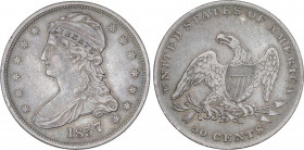World Coins
United States of America
1/2 Dollar. 1837. 13,24 grs. AR. Tipo Capped Bust. Pátina. KM-58a. MBC+/MBC.