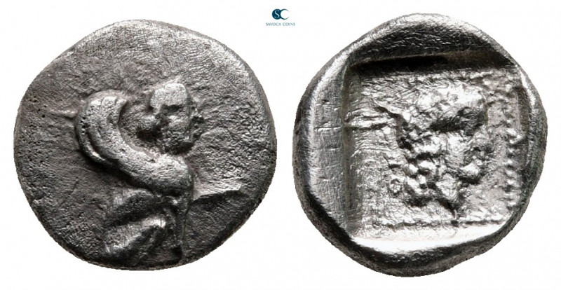 Dynasts of Lycia. Uncertain mint. Uvug 470-440 BC. 
Diobol AR

10 mm, 0,96 g...