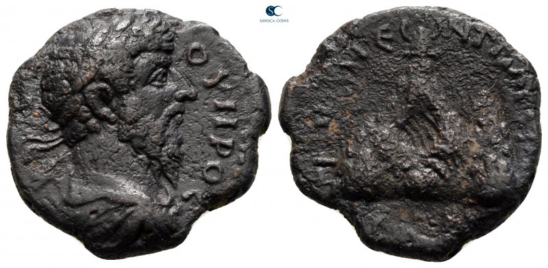 Cappadocia. Caesarea. Lucius Verus AD 161-169. 
Bronze Æ

21 mm, 5,97 g


...