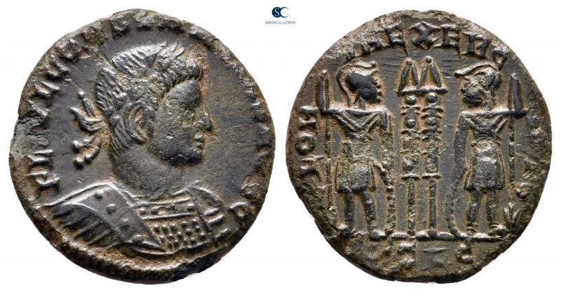 Constantine II, as Caesar AD 317-337. Lugdunum
Follis Æ

16 mm, 1,85 g


...