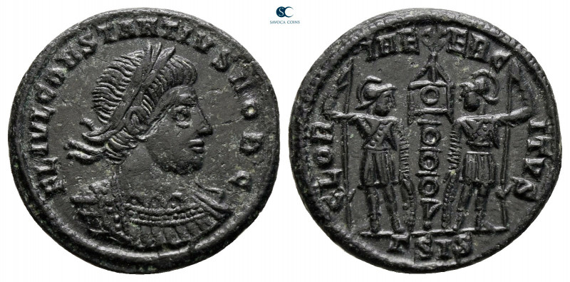 Constantius II, as Caesar AD 337-347. Siscia
Follis Æ

17 mm, 1,71 g



v...