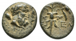 Pisidia, Selge Æ 14mm. 2nd-1st century BC. (13.9mm, 2.7g ) Bearded head of Herakles to right, club over shoulder / Upright thunderbolt, bow topped wit...