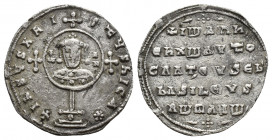 John I. Miliaresion; John I; 969-976 AD. Constantinople, Miliaresion,(21.3mm, 2.2g). Obv: +IHSUS XRI - STUS nICA* Cross crosslet on globus above two s...