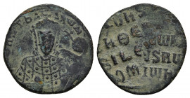 CONSTANTINE VII Porphyrogenitus (913-959) Æ Follis (25.4mm, 7.1 g) Constantinople, 945-950. Obv: + COҺST ЬASIL RωM - Crowned facing bust, holding akak...
