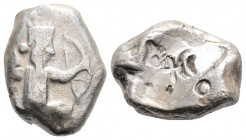 Greek
ACHAEMENID EMPIRE, temp. Darios II to Artaxerxes II. (Circa 420-375 BC)
AR Siglos (16.3mm, 3.9g)
Obv: Sardes or subsidiary mint. Persian king or...