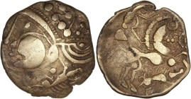 Aulerques - Éburovices (60-50 av. J.-C.) - Ei - Hémistatère aux sangliers.
A/ Tête humaine à gauche, derrière: globules, croisette, au-dessous, un co...