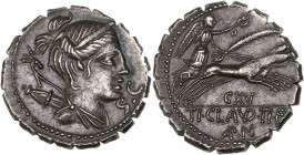 Ti. Claudius Nero ( 79 av J.-C.) - Ar - Denier - Rome.
A/ SC,
buste de Diane à droite portant un carquois. 
R/ CXV, exergue: TI CLAVD TIE AN,
la Victo...