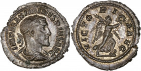 Maximin Ier (235 -238 après J.-C.) - Ar - Denier - Rome.
A/ IMP MAXIMINVS PIVS AVG,
Maximin Ier lauré à droite.
R/ VICTORIA AVG
la Victoire à droite. ...