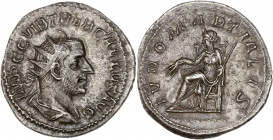 Trébonien Galle (251-253 apr.J.C) - Ar - Antoninien - Rome.
A/ IMP CC VIBTREB GALLVSPFAVG,
Trébonien radié à droite.
R/ IVNO MARTIALIS,
Junon assi...