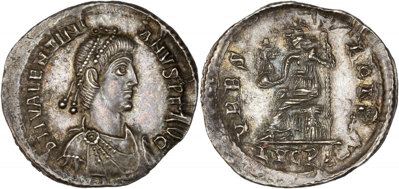 Valentinien II (375-392 apr. J-C) - Ar - Silique - Lyon.
A/ D N VALENTINI ANVS P...
