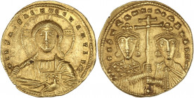 Constantin VII Protogène (945-959 apr J.C.) - Or - Solidus - Constantinople.
A/ IHS XPS REX REGNANTIYM,
Le Christ portant le pallium et le colombium d...