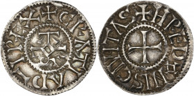 Charles le Chauve (840-877) - Argent - Denier - Rennes.
A/ CRΛTIΛ D I REX,
monogrammes KAROLVS.
R/ HRED ИIS CIVITΛS,
Croix
19mm - 1.50g - TTB