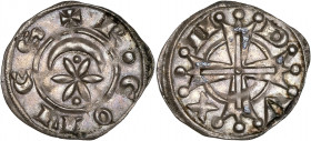 Comté de Provence - Raymond VI (1148-1222) - Argent - Denier.
A/ R COMES,
Soleil entre deux besants et un croissant de lune à gauche.
R/ R D V X M,
Cr...