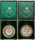 Médaille -Cuivre.
A/ LES FAMILLES UNIES DIEU BÉNIT,
SOUVENIR DE LA SAINT-LOUIS, LA PINEE 25 AOÛT 1888.
R/ BENEDICTA DESGRAND JEAN CHASTAING 20 FÉVRIER...