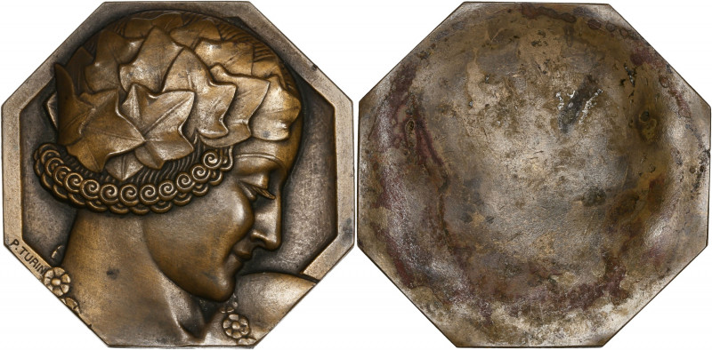 Nymphe - médaille uniface (1932).
A/ Buste de nymphe couronnée de lierre, signat...