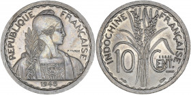 Indochine - Aluminium - 10 centimes Turin 1945.
A/ RÉPUBLIQUE FRANÇAISE,
Buste de la République à droite, coiffée d'un bonnet phrygien, tenant une bra...