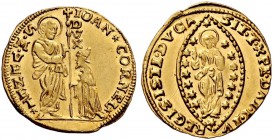 Monete di zecche italiane 
 Venezia 
 Giovanni II Corner, 1709-1722. 
 Zecchino, AV 3,49 g. S. Marco porge il vessillo al Doge genuflesso. Rv. Il R...