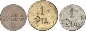Argilaga, l'. 1 peseta. (T. 262 y 262 var). 3 monedas en distintos metales, dos de ellas con sólo la indicación del valor. Raras. MBC/EBC.