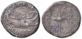 ROMANE IMPERIALI - Marc'Antonio († 30 a.C.) - Denario B. 112; Cr. 544/19 (AG g. 3,2)
BB+