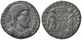 ROMANE IMPERIALI - Magnenzio (350-353) - Maiorina (AE g. 4)
bello SPL