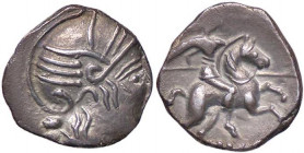 ROMANE REPUBBLICANE - ANONIME - Monete senza simboli (dopo 211 a.C.) - Denario (AG g. 1,97)Imitazione celtica
 Imitazione celtica - 
BB+