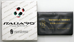 MEDAGLIE - REPUBBLICA - Medaglia 1990 - Italia '90 AG Opus: Soccorsi Ø 36 Assieme a piccola medaglia di Bologna - Lotto di 2 confezioni
 Assieme a pi...
