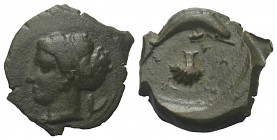 Sizilien. Syrakus. 2. Demokratie (466 - 405 v. Chr.).

 Bronze. Ca. 405 - 375 v. Chr.
Vs: Kopf der Arethousa mit Sphendone links.
Rs: Delfin nach ...