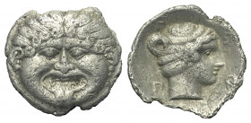 Makedonien. Neapolis.

 Hemidrachme (Silber). Ca. 375 - 350 v. Chr.
Vs: Gorgoneion mit herausgestreckter Zunge en face.
Rs: Kopf der Stadtnymphe m...