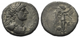 Kappadokien. Kaisareia (Caesarea). Hadrianus (117 - 138 n. Chr.).

 Hemidrachme (Silber). 120 / 121 n. Chr. (Jahr 4).
Vs: Büste mit Lorbeerkranz, P...