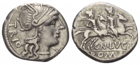 Cn. Lucretius Trio.

 Denar (Silber). 136 v. Chr. Rom.
Vs: TRIO. Kopf der Roma mit geflügeltem Greifenkopfhelm rechts, davor X.
Rs: CN LVCR / ROMA...