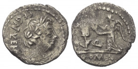 C. Egnatuleius C.f.

 Quinar (Silber). 97 v. Chr. Rom.
Vs: Lorbeerkopf des Apollo; darunter Wertzeichen Q.
Rs: Victoria nach links stehend, mit ei...