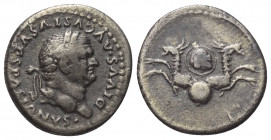 Vespasianus (69 - 79 n. Chr.). Divus Vespasianus.

 Denar (Silber). 80 - 81 n. Chr. Rom.
Vs: DIVVS AVGVSTVS VESPASIANVS. Kopf mit Lorbeerkranz rech...