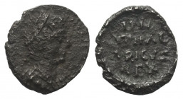 Ostgoten. Athalarich (526 - 534 n. Chr.).

 Viertelsiliqua (Silber). Ravenna.
Im Namen von IVSTININIANVS I (527 - 565).
Vs: [D N IVSTI - NVS AVG]....