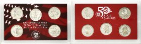 USA (United States of America)
USA. 25 cents 2000, Mint set, San Francisco 

Zestaw zawiera 5 monet w stanie menniczym.Monety bite stemplem lustrza...